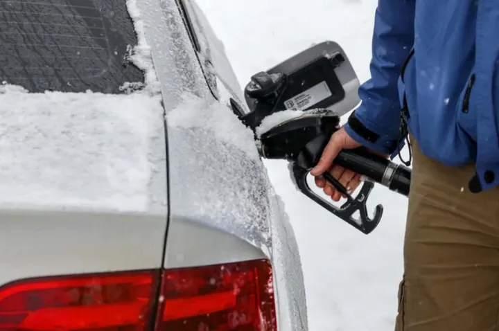 کاهش نسبی قیمت بنزین در استان کبک